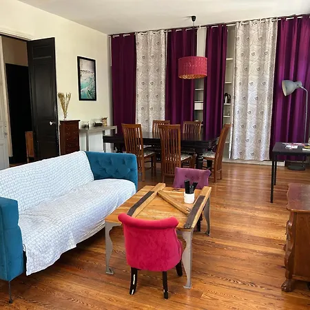 La Petite Cour - לינה וארוחת בוקר