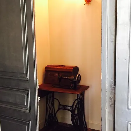 La Petite Cour - Couette-café