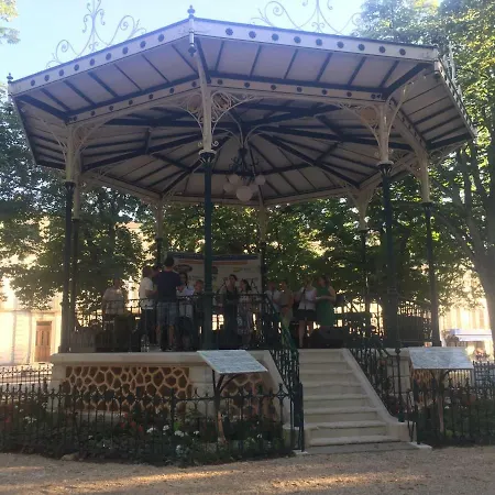 Bed & Breakfast La Petite Cour - *